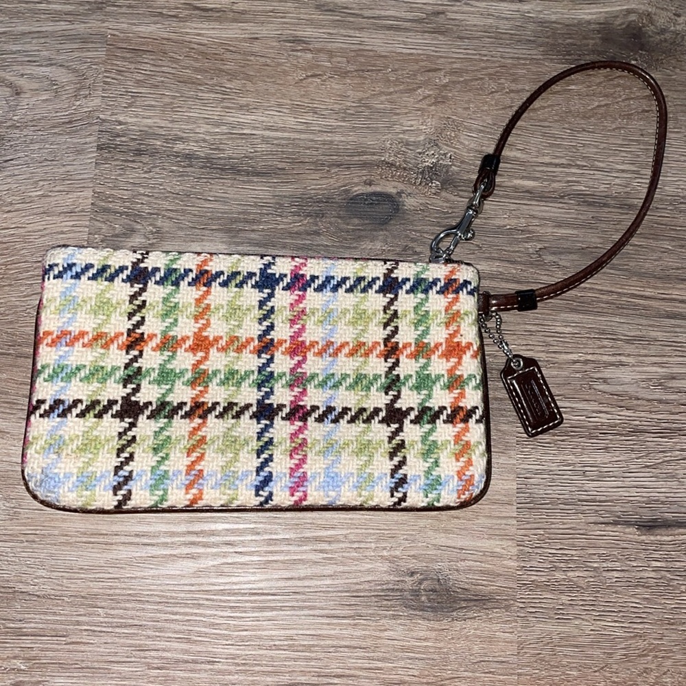 Sold 🎉Coach Vintage wool wristlet - Picture 2 of 3